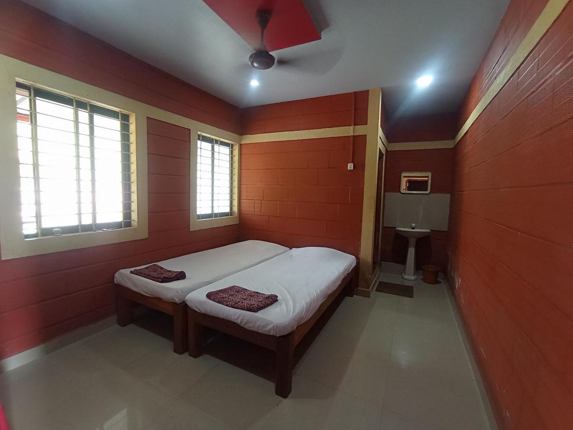 Prabhu Homestay Mavalli Bagian luar foto